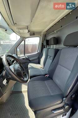 Грузовой фургон Mercedes-Benz Sprinter 2010 в 