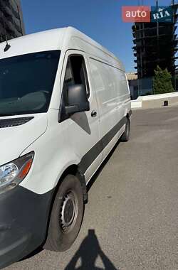 Грузовой фургон Mercedes-Benz Sprinter 2023 в 