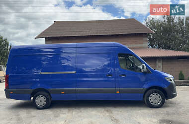 Грузовой фургон Mercedes-Benz Sprinter 2021 в 