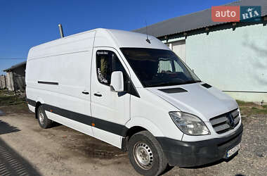 Грузовой фургон Mercedes-Benz Sprinter 2011 в 