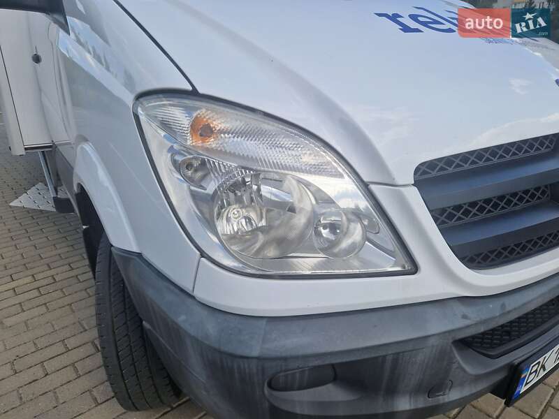 Вантажний фургон Mercedes-Benz Sprinter 2011 в Дрогобичі