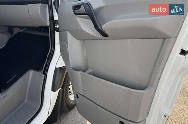 Грузовой фургон Mercedes-Benz Sprinter 2016 в 