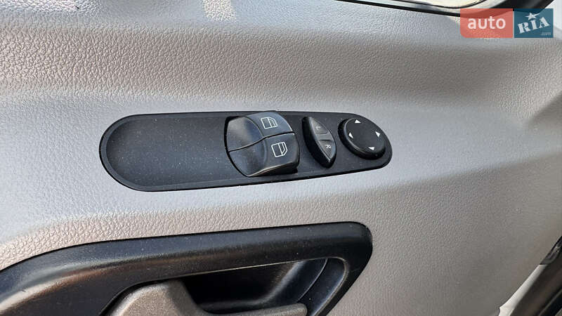 Вантажний фургон Mercedes-Benz Sprinter 2016 в Рівному