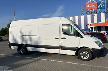 Грузовой фургон Mercedes-Benz Sprinter 2011 в 