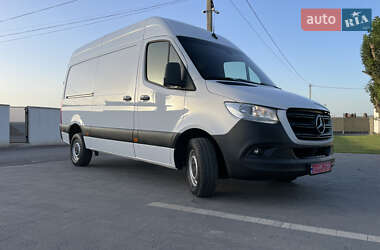 Грузовой фургон Mercedes-Benz Sprinter 2020 в 