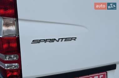 Грузовой фургон Mercedes-Benz Sprinter 2017 в 