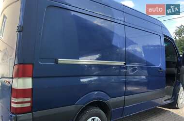 Грузовой фургон Mercedes-Benz Sprinter 2011 в 