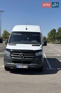 Грузовой фургон Mercedes-Benz Sprinter 2019 в 