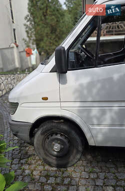 Грузовой фургон Mercedes-Benz Sprinter 1998 в 