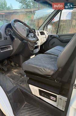 Грузовой фургон Mercedes-Benz Sprinter 2004 в 