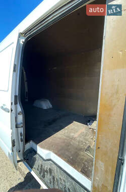 Грузовой фургон Mercedes-Benz Sprinter 2005 в  фото 15 Грузовой фургон Mercedes-Benz Sprinter 2005 в