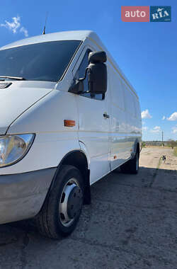 Грузовой фургон Mercedes-Benz Sprinter 2005 в  фото 17 Грузовой фургон Mercedes-Benz Sprinter 2005 в