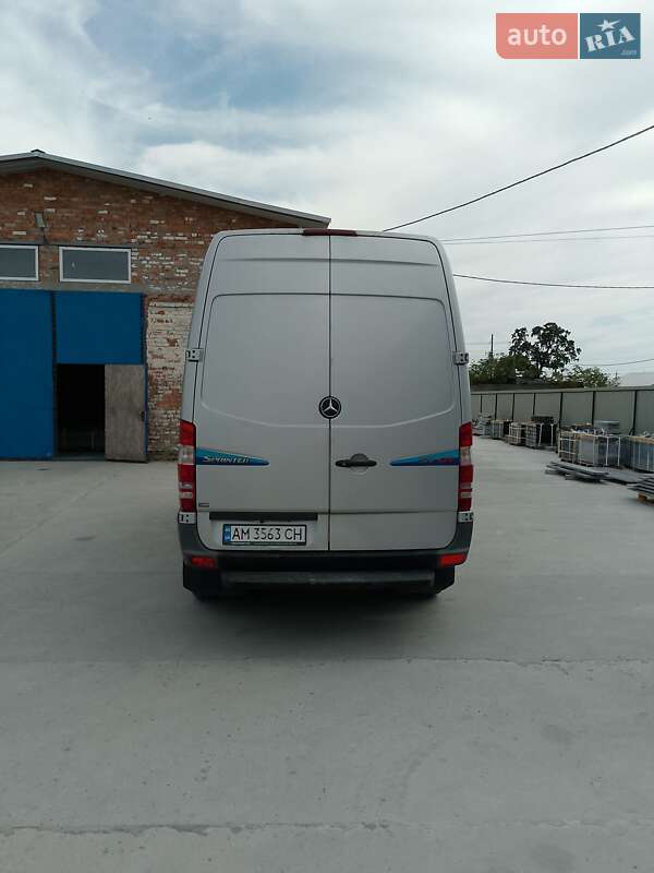 Вантажний фургон Mercedes-Benz Sprinter 2012 в Коростишеві фото 8 Вантажний фургон Mercedes-Benz Sprinter 2012 в Коростишеві
