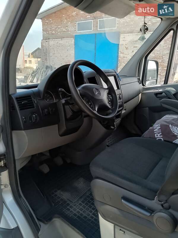 Вантажний фургон Mercedes-Benz Sprinter 2012 в Коростишеві фото 7 Вантажний фургон Mercedes-Benz Sprinter 2012 в Коростишеві
