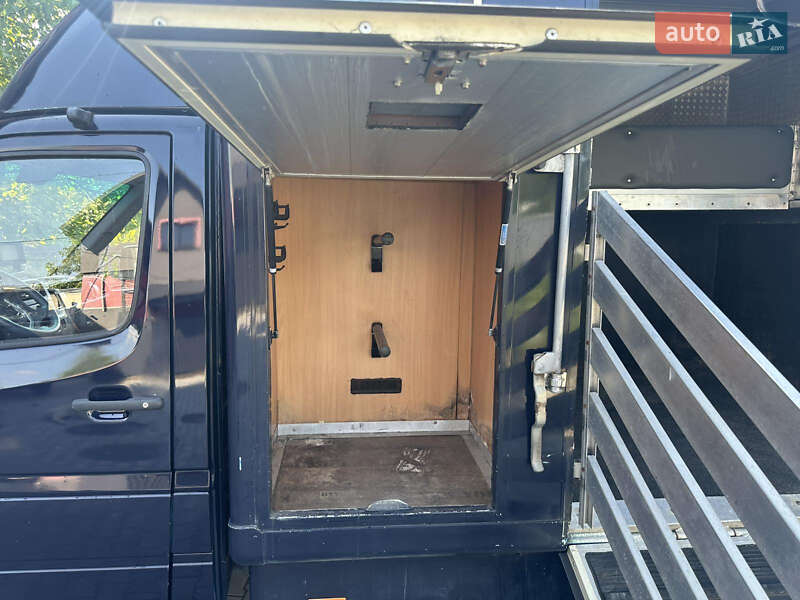 Для перевезення тварин Mercedes-Benz Sprinter 2002 в Бориславі