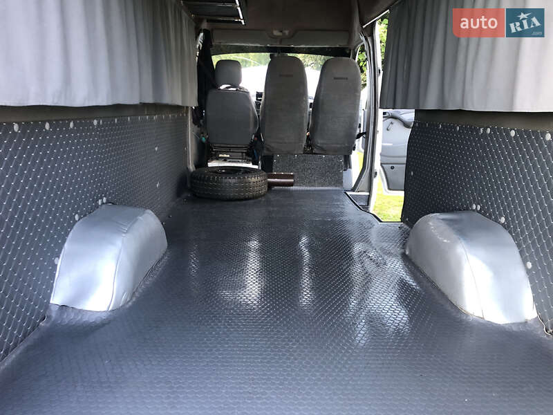 Грузопассажирский фургон Mercedes-Benz Sprinter 2000 в Самборе