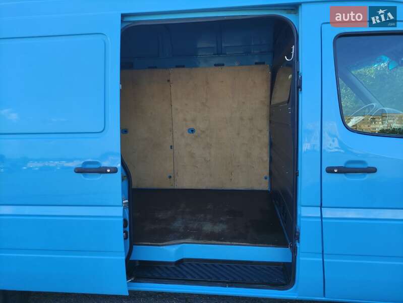 Грузовой фургон Mercedes-Benz Sprinter 2006 в Ровно