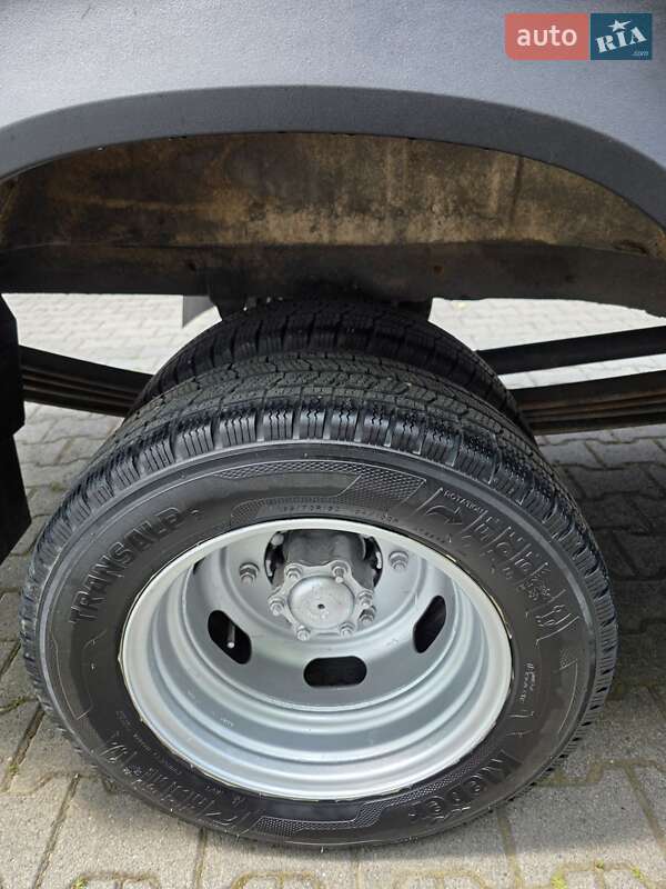 Вантажний фургон Mercedes-Benz Sprinter 2004 в Чернівцях