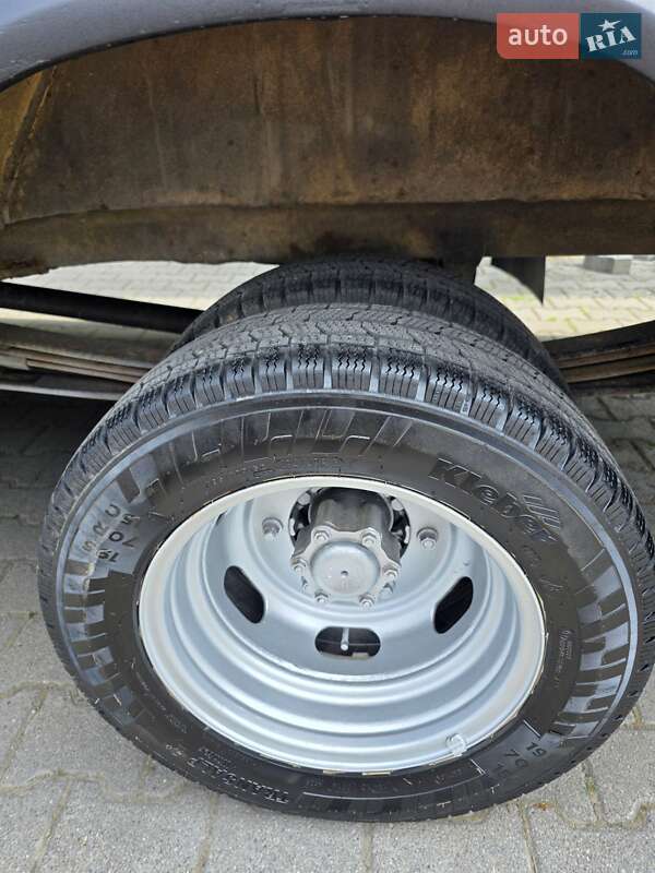 Вантажний фургон Mercedes-Benz Sprinter 2004 в Чернівцях