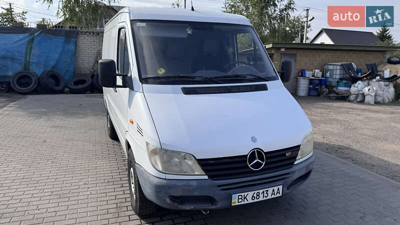 Грузовой фургон Mercedes-Benz Sprinter 2002 в 