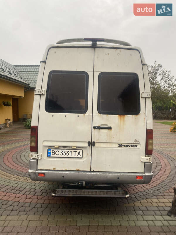 Вантажопасажирський фургон Mercedes-Benz Sprinter 2004 в Яворові