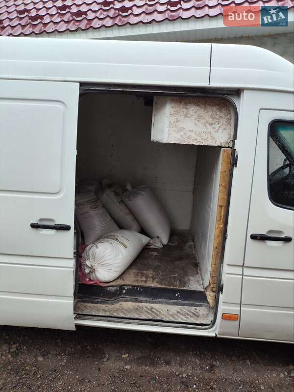 Грузовой фургон Mercedes-Benz Sprinter 2000 в Коломые