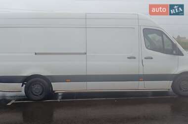 Грузовой фургон Mercedes-Benz Sprinter 2021 в 