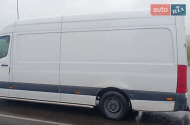 Грузовой фургон Mercedes-Benz Sprinter 2021 в 