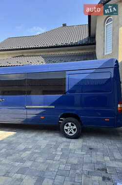 Грузопассажирский фургон Mercedes-Benz Sprinter 2000 в 