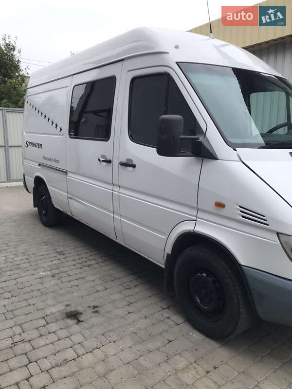 Грузовой фургон Mercedes-Benz Sprinter 2002 в Каменец-Подольском