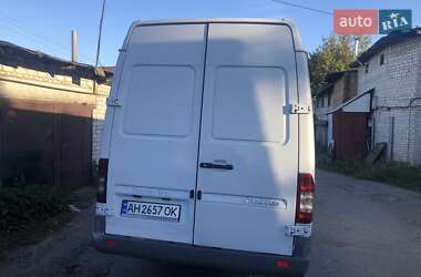 Грузовой фургон Mercedes-Benz Sprinter 2005 в 