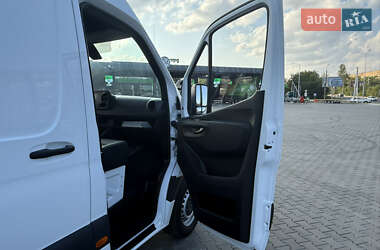 Грузовой фургон Mercedes-Benz Sprinter 2021 в 