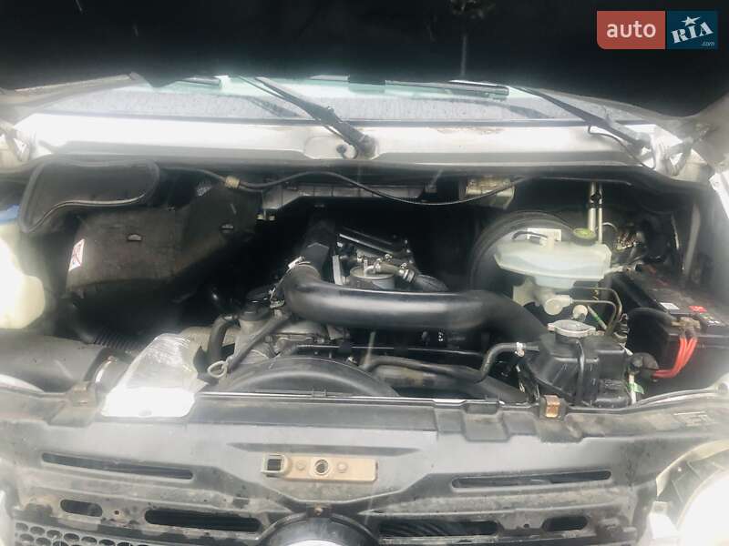 Вантажопасажирський фургон Mercedes-Benz Sprinter 2005 в Києві