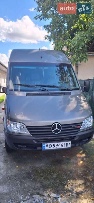 Грузовой фургон Mercedes-Benz Sprinter 2002 в 