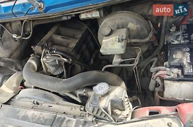 Грузовой фургон Mercedes-Benz Sprinter 2000 в 