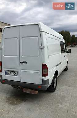 Грузопассажирский фургон Mercedes-Benz Sprinter 2000 в 