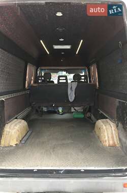 Грузопассажирский фургон Mercedes-Benz Sprinter 2000 в 
