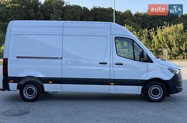 Грузовой фургон Mercedes-Benz Sprinter 2022 в 