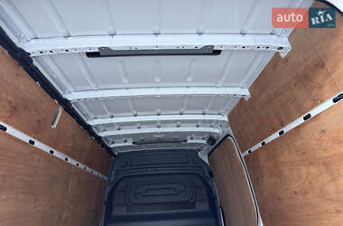 Грузовой фургон Mercedes-Benz Sprinter 2022 в 