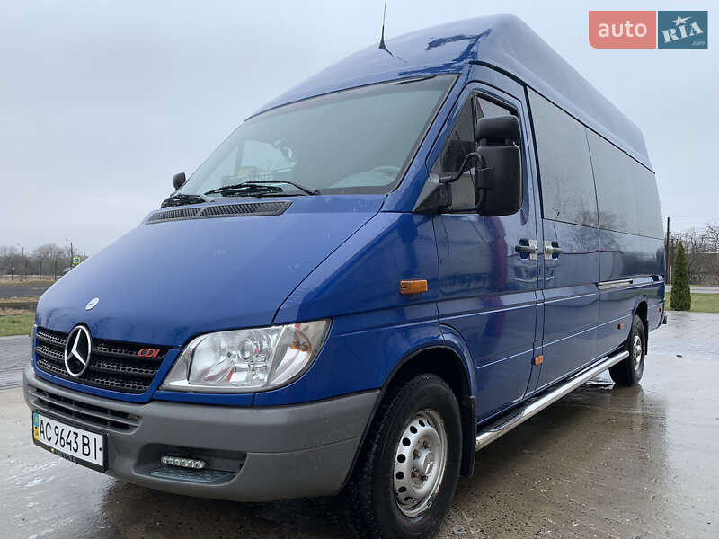 Микроавтобус Mercedes-Benz Sprinter 2006 в Нововолынске
