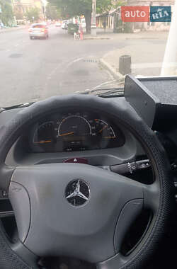 Грузовой фургон Mercedes-Benz Sprinter 2000 в 