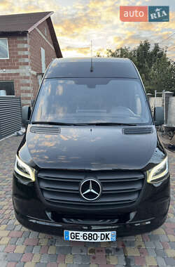 Грузовой фургон Mercedes-Benz Sprinter 2022 в 