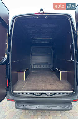 Грузовой фургон Mercedes-Benz Sprinter 2022 в 