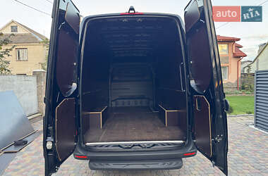 Грузовой фургон Mercedes-Benz Sprinter 2022 в 