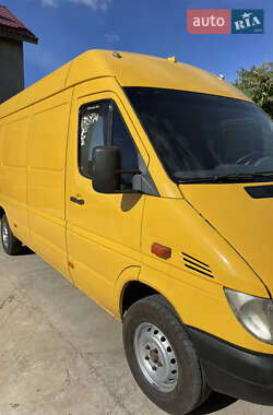 Грузовой фургон Mercedes-Benz Sprinter 2004 в 