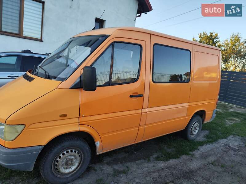 Грузопассажирский фургон Mercedes-Benz Sprinter 1997 в Львове