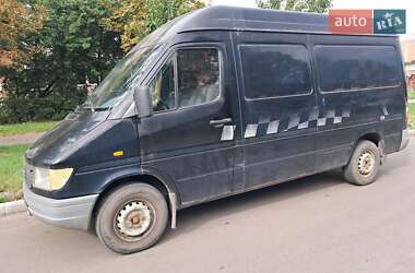 Грузовой фургон Mercedes-Benz Sprinter 2000 в 