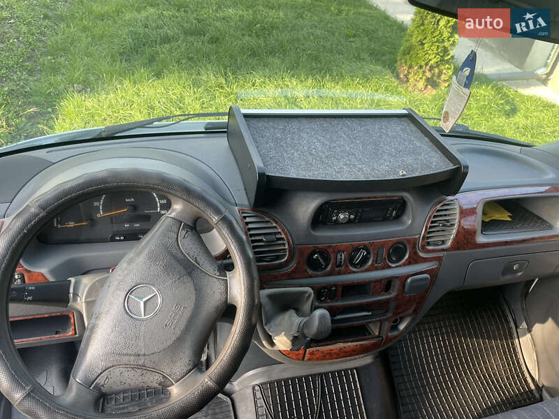 Грузовой фургон Mercedes-Benz Sprinter 2001 в Ярмолинцах