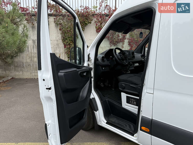 Вантажний фургон Mercedes-Benz Sprinter 2021 в Рівному