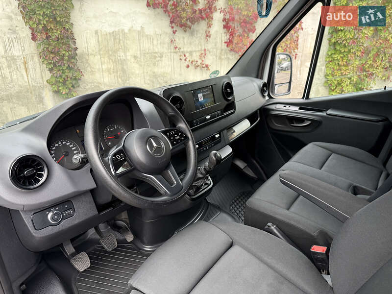 Вантажний фургон Mercedes-Benz Sprinter 2021 в Рівному